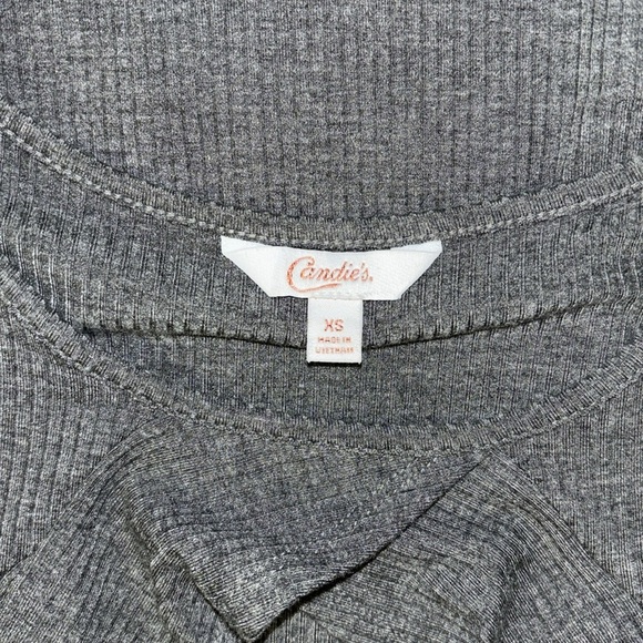 CANDIE’S gray top blouse with keyhole design and cold shoulder women’s size XS - Picture 8 of 9
